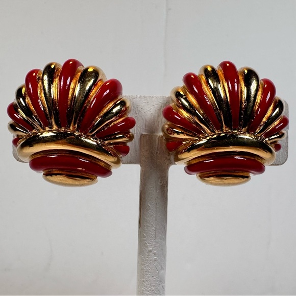 St. John Jewelry - Vintage St. John gold tone red enamel shell clip on earrings